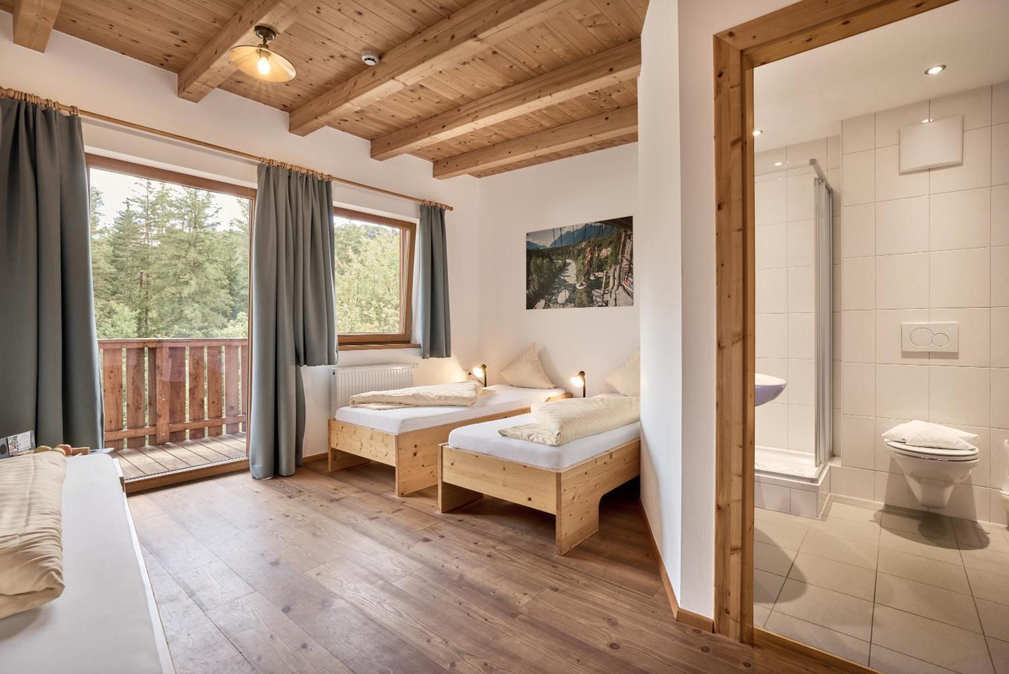 AREA 47 - Tirol Hotel Ötztal-Bahnhof Kültér fotó