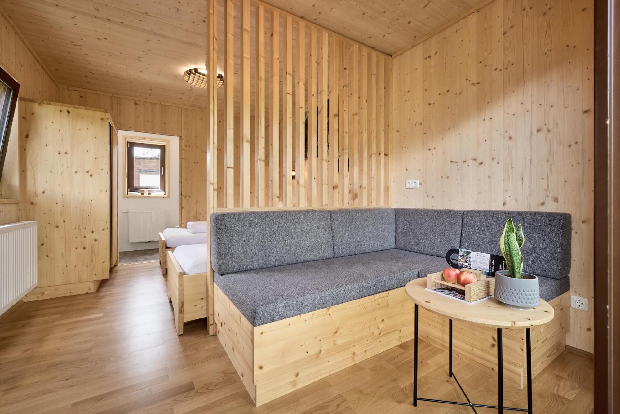 AREA 47 - Tirol Hotel Ötztal-Bahnhof Kültér fotó