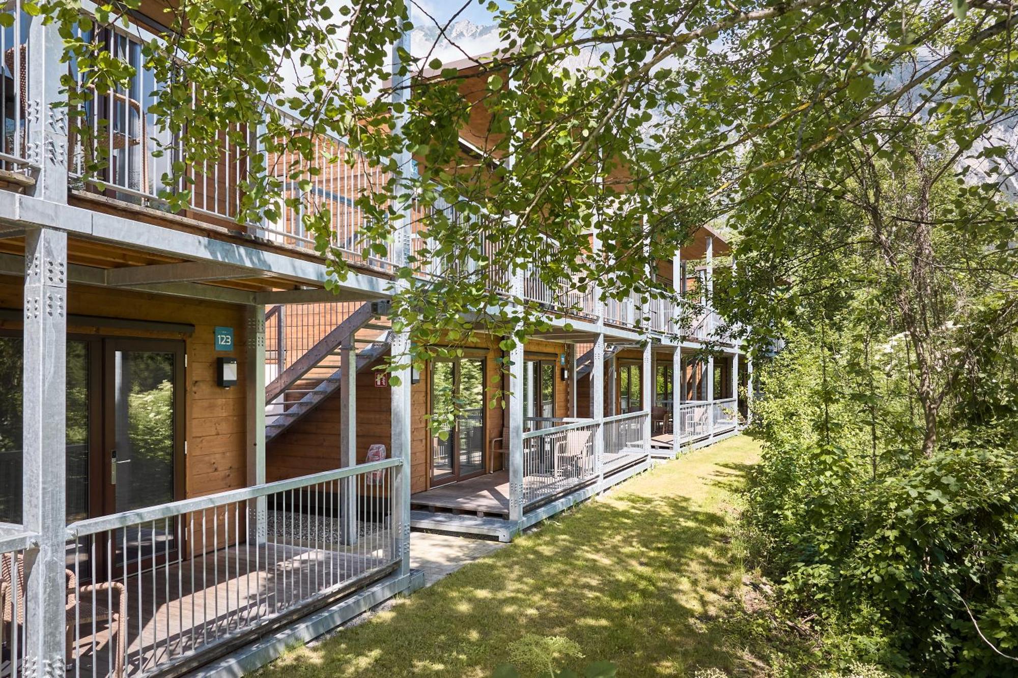 AREA 47 - Tirol Hotel Ötztal-Bahnhof Kültér fotó