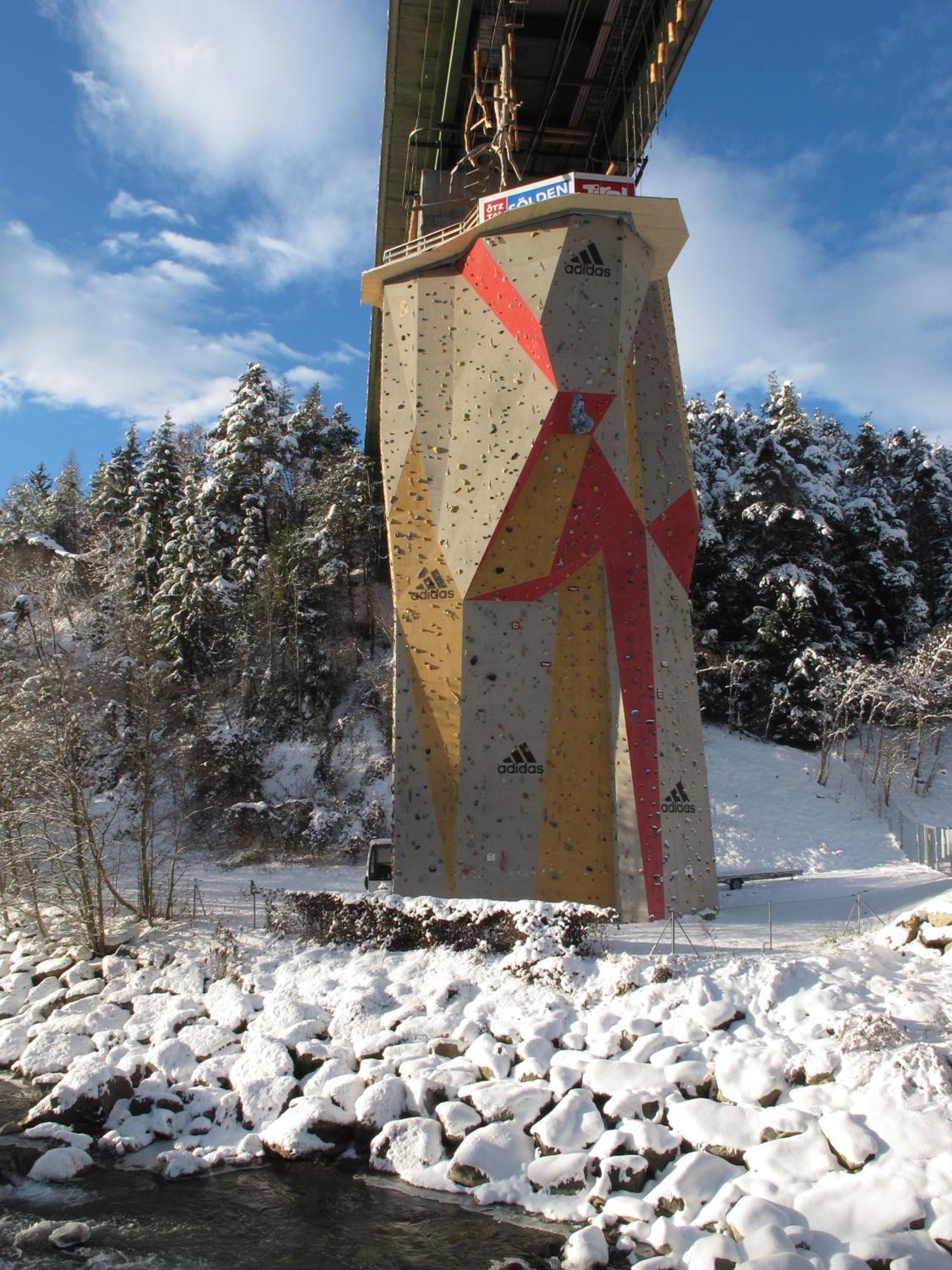 AREA 47 - Tirol Hotel Ötztal-Bahnhof Kültér fotó