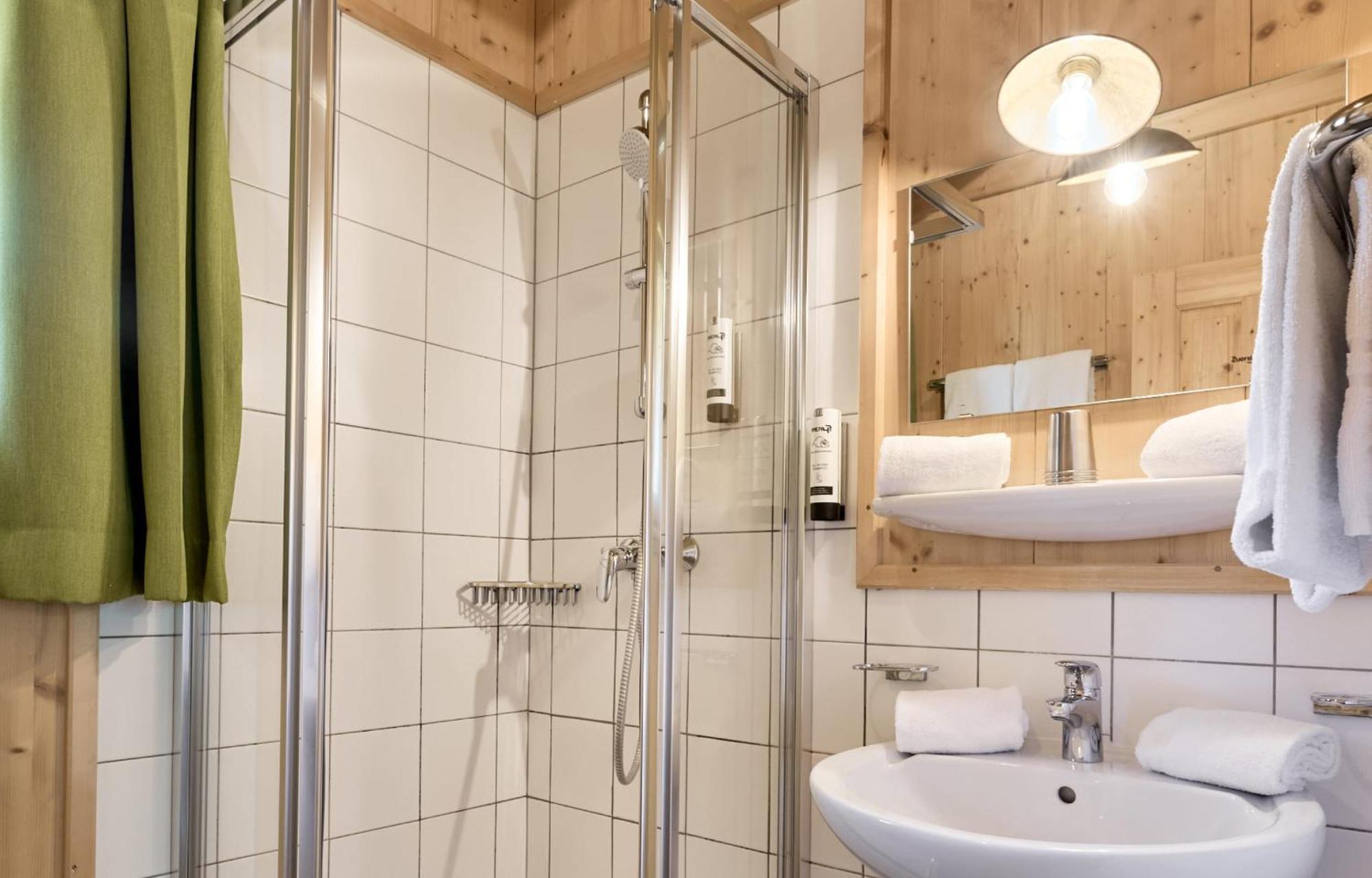 AREA 47 - Tirol Hotel Ötztal-Bahnhof Kültér fotó