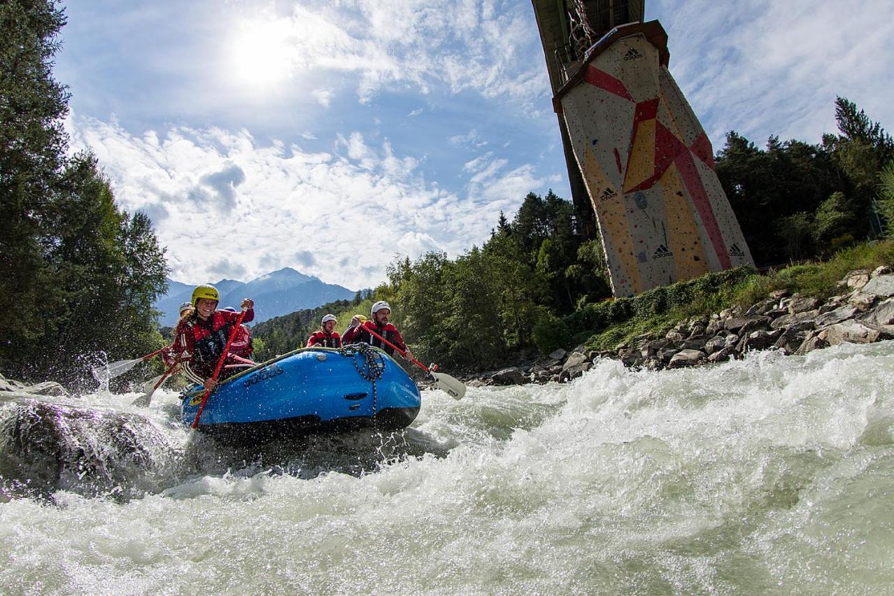 AREA 47 - Tirol Hotel Ötztal-Bahnhof Kültér fotó